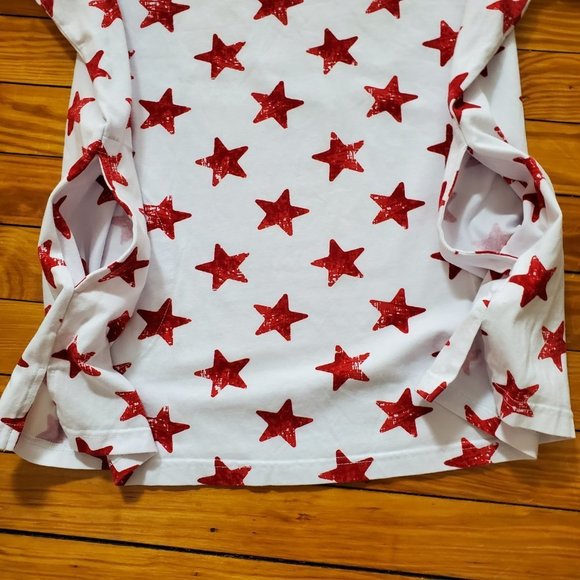 d&co Active White Tee With Red Stars, Pockets, and Side Slits - NWOT Sz L - Picture 3 of 8